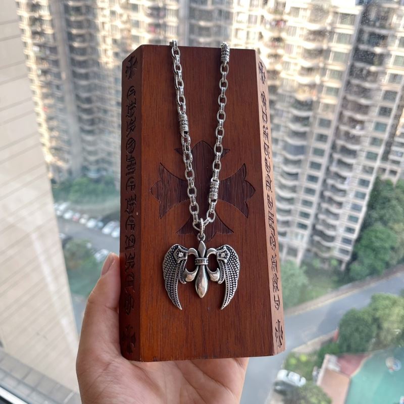 Ch**me He**ts necklaces